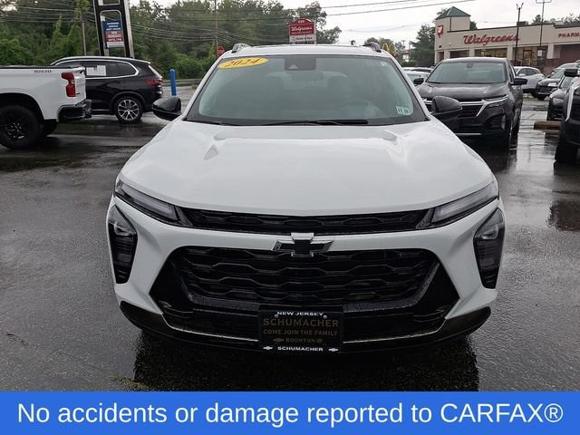 Used 2024 Chevrolet Trax ACTIV w/ Sunroof Package FWD image 2