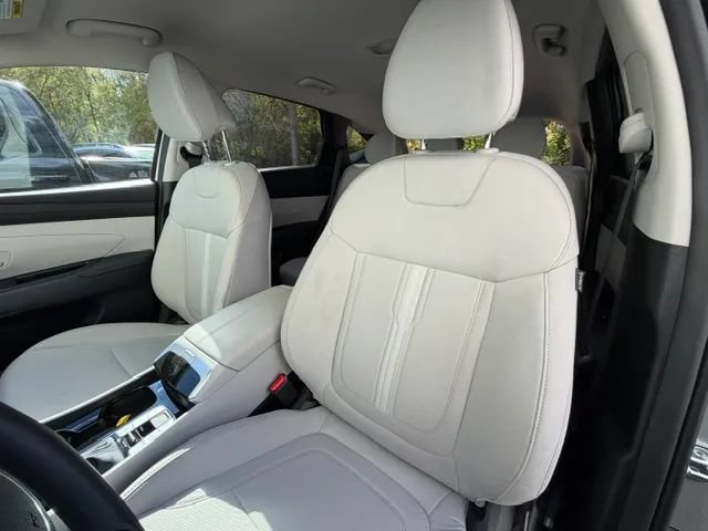 Used 2025 Hyundai Tucson SEL FWD image 24