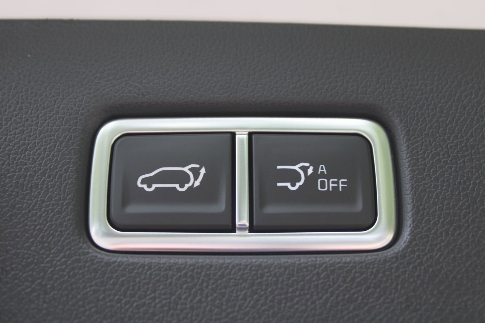 Certified 2025 Kia Sorento EX w/ EX Panoramic Sunroof Package image 12