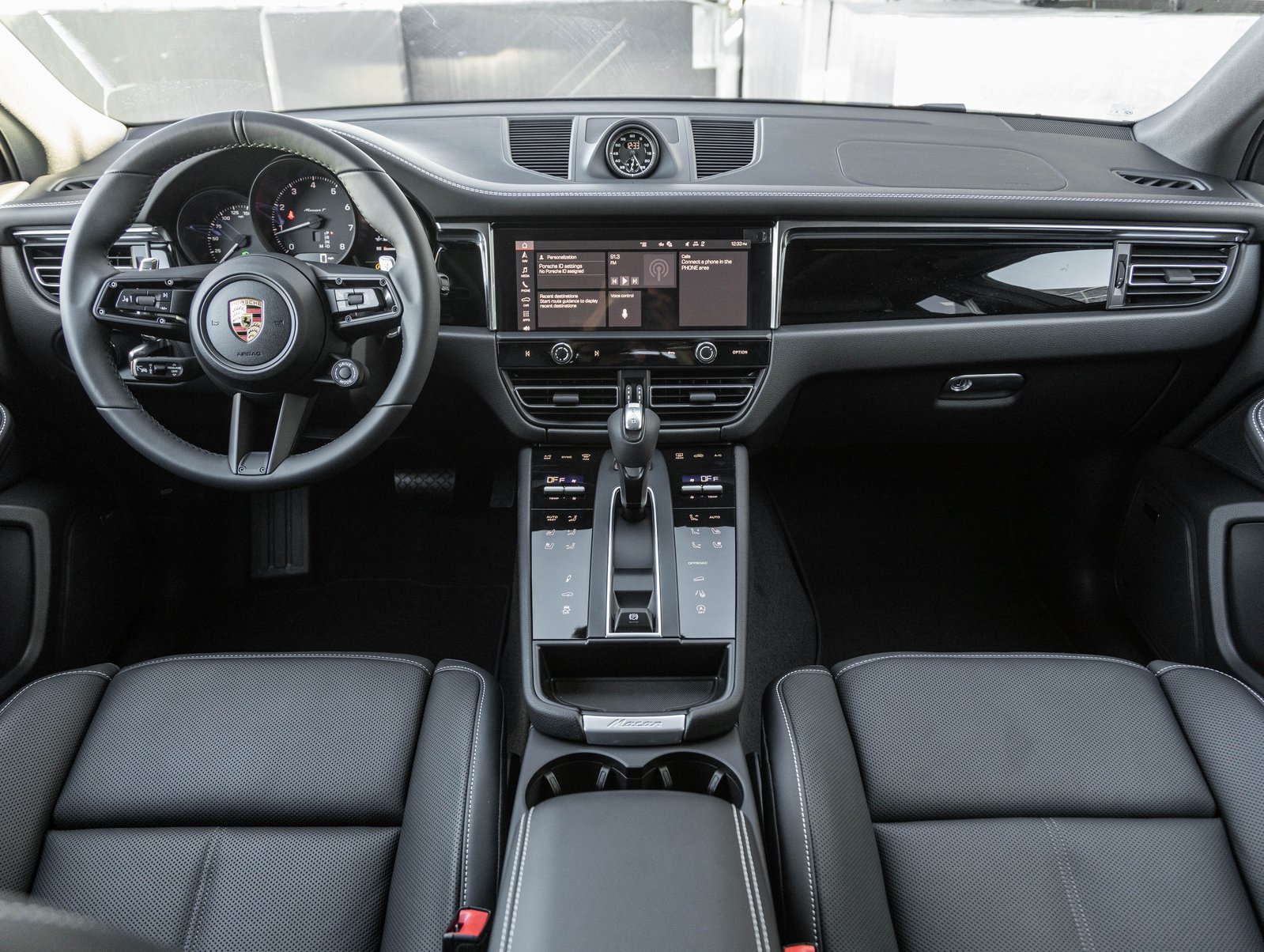 Certified 2026 Porsche Macan Turbo AWD/4WD image 12