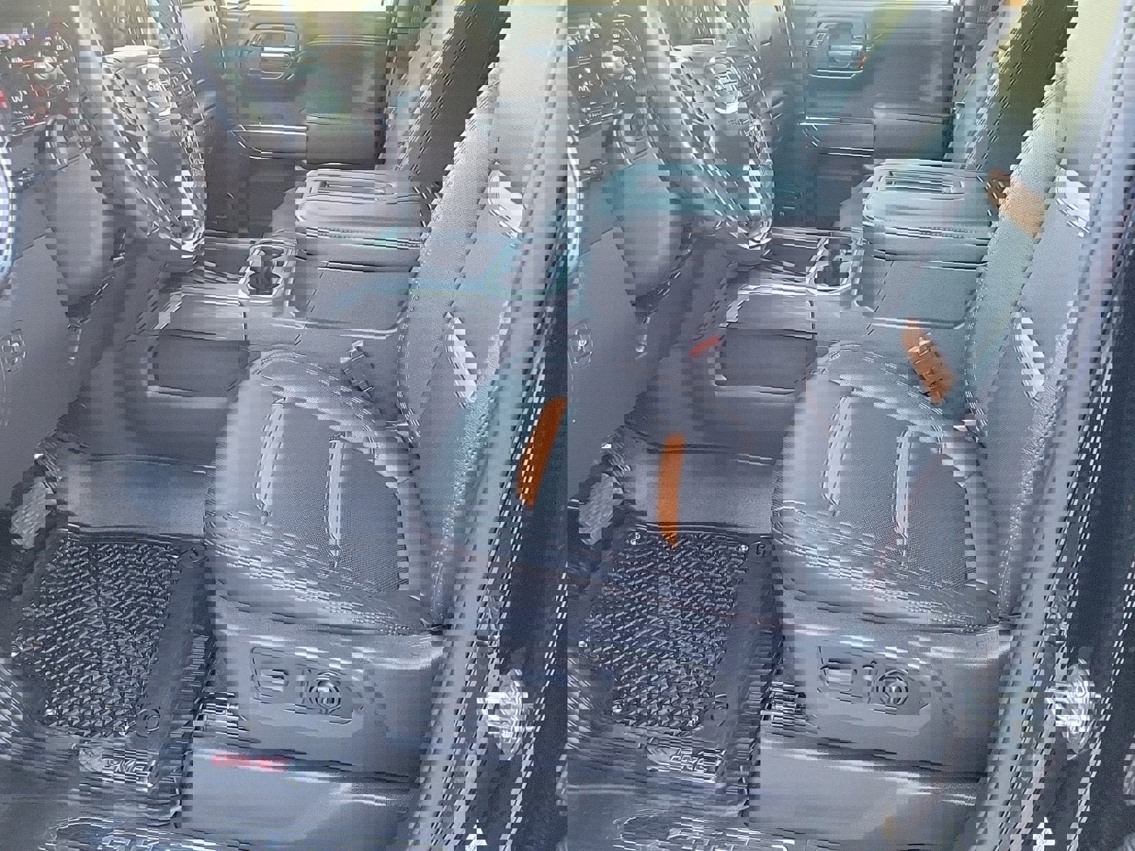 Used 2022 GMC Sierra 1500 AT4 w/ AT4 Premium Package image 13