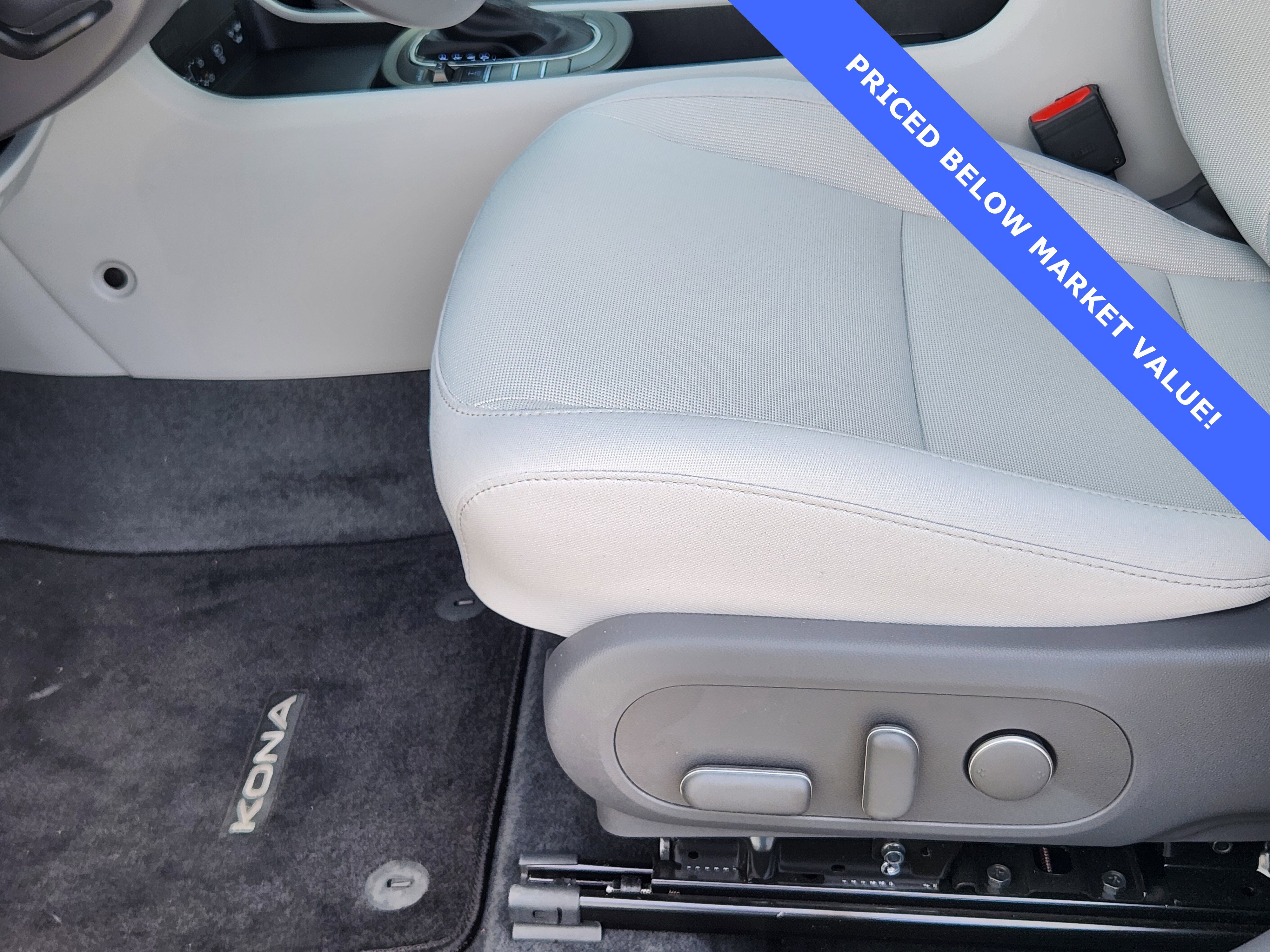 Certified 2025 Hyundai Kona SEL image 11