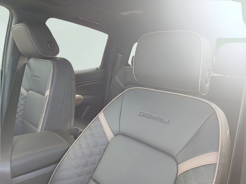 New 2026 GMC Canyon Denali AWD/4WD image 10