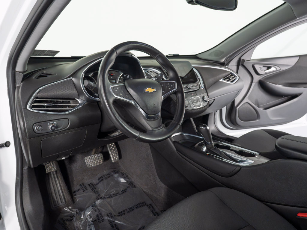 Used 2017 Chevrolet Malibu LT FWD image 12
