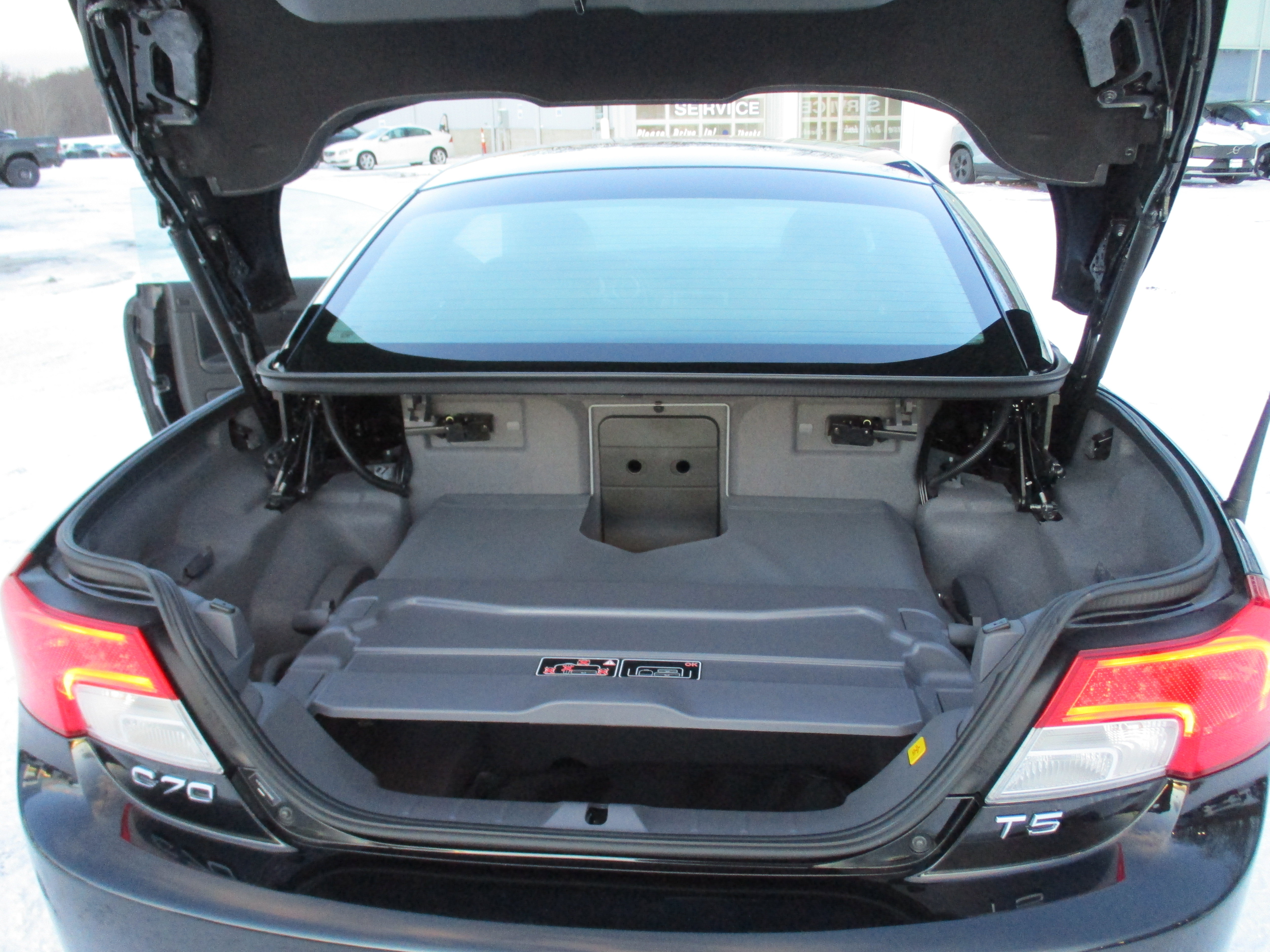 Used 2013 Volvo C70 T5 image 12