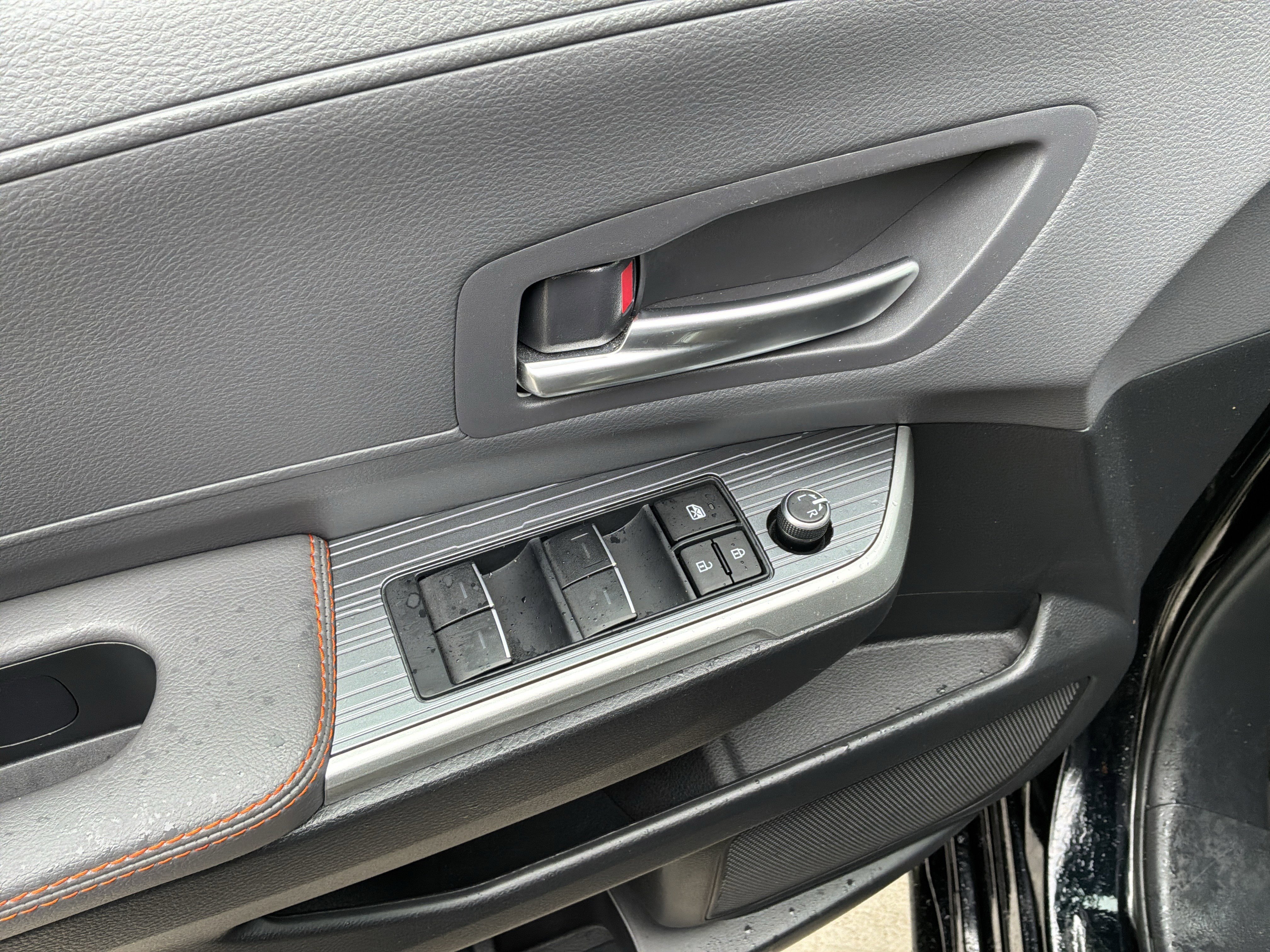 Used 2023 Toyota Sienna XSE FWD image 15