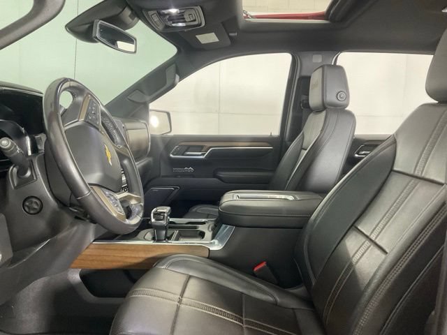 Used 2022 Chevrolet Silverado 1500 High Country w/ High Country Premium Package AWD/4WD image 29