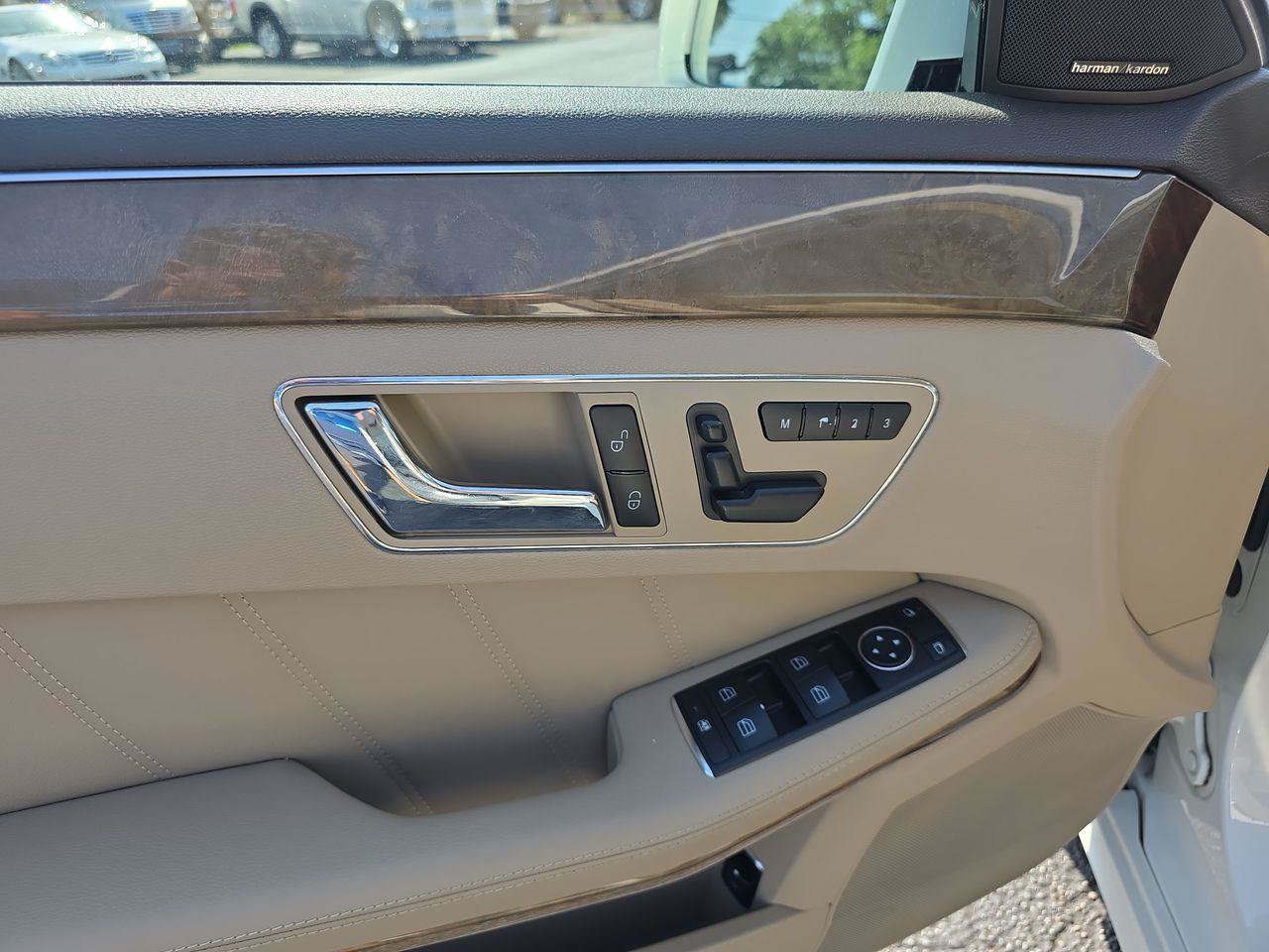 Used 2011 Mercedes-Benz E 350 4MATIC Wagon image 5