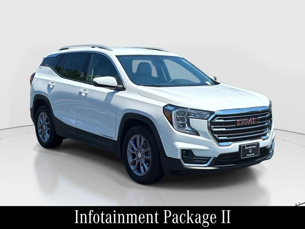 Used 2023 GMC Terrain SLT w/ Infotainment Package II FWD image 3
