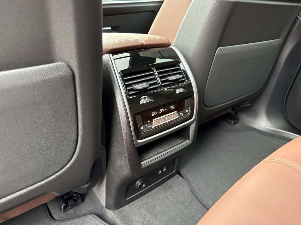 New 2026 BMW X5 xDrive50e image 21