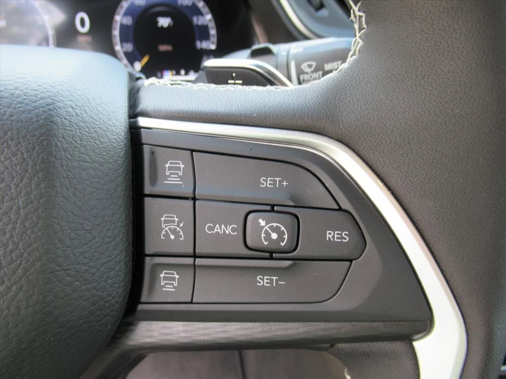 Certified 2025 Jeep Grand Cherokee Altitude image 20