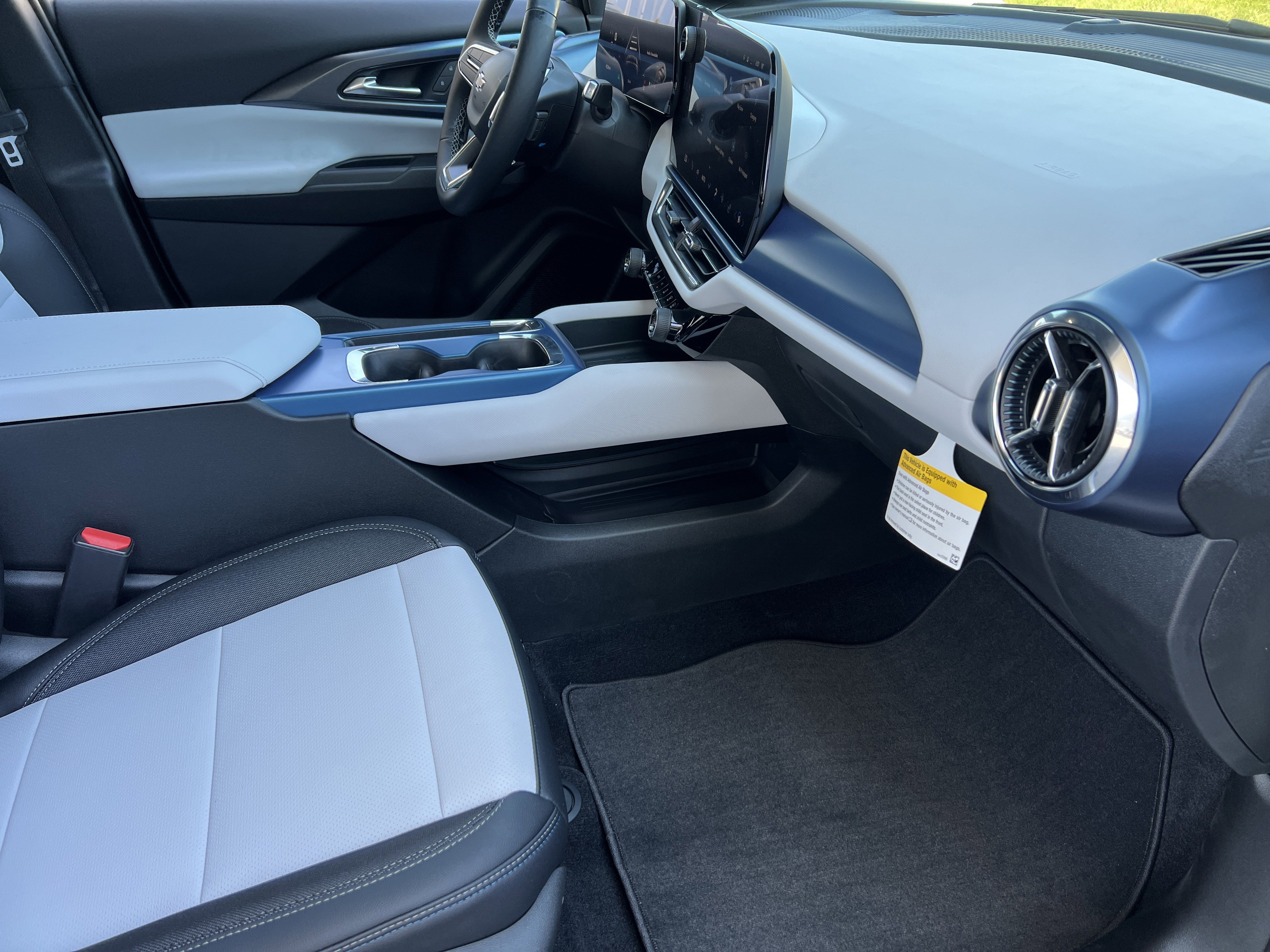 New 2026 Chevrolet Equinox EV LT FWD image 23