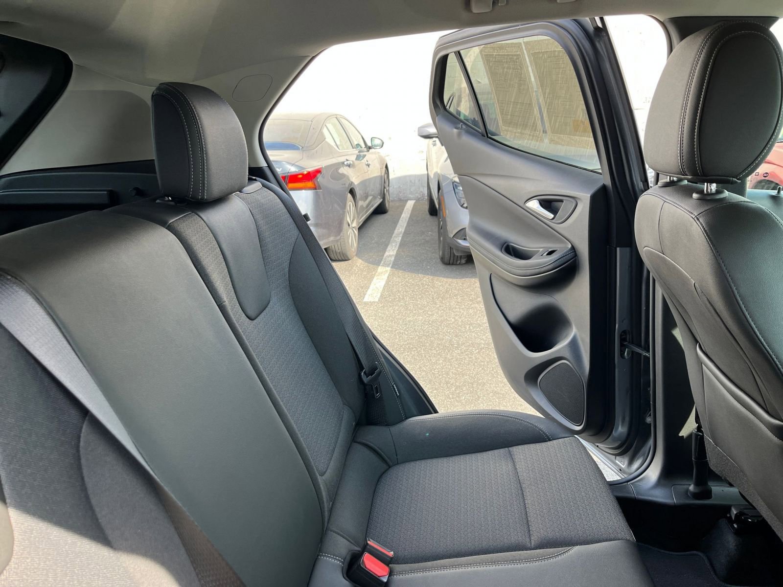 Used 2025 Buick Encore GX Preferred image 37