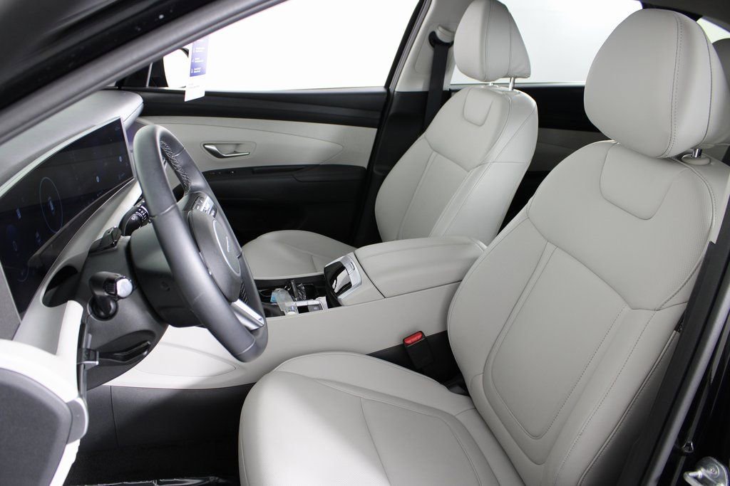 Certified 2025 Hyundai Tucson SEL image 18