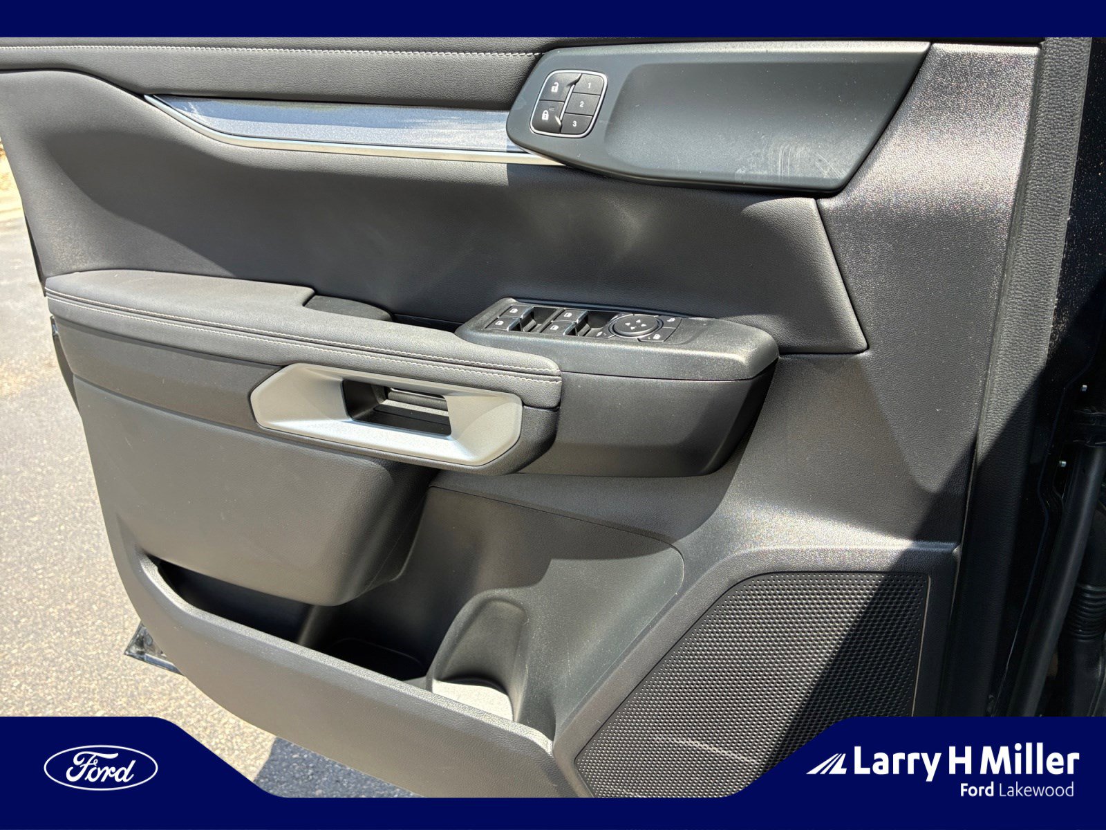 Used 2024 Ford Ranger Lariat w/ FX4 Off-Road Package AWD/4WD image 13