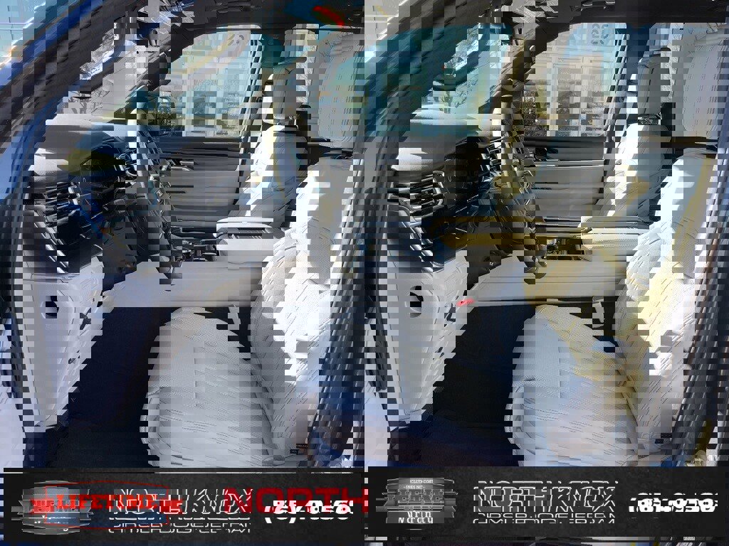 New 2026 Jeep Grand Wagoneer Summit image 3