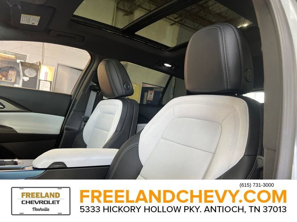 New 2025 Chevrolet Equinox EV LT w/ Convenience Package II image 19