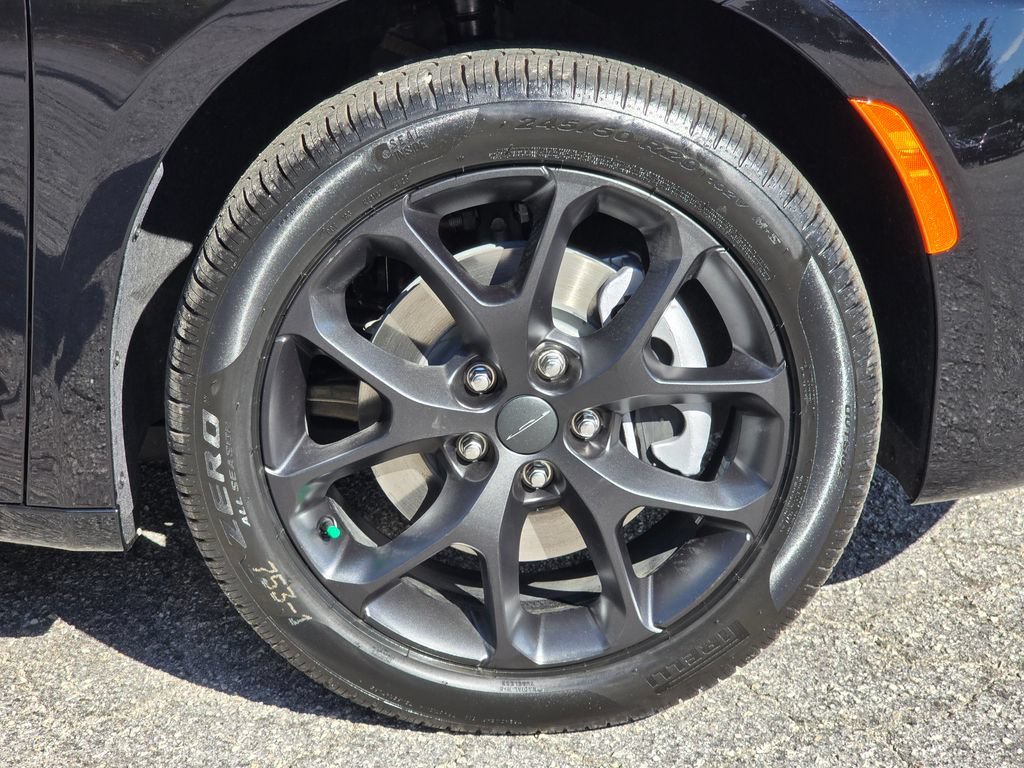 New 2027 Chrysler Pacifica Limited w/ S Appearance Package AWD/4WD image 14