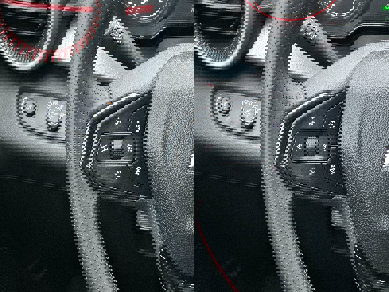 Certified 2024 Chevrolet Trax RS w/ Driver Confidence Package image 20