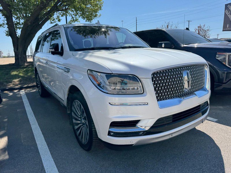 Used 2018 Lincoln Navigator L Reserve w/ Technology Package image 3