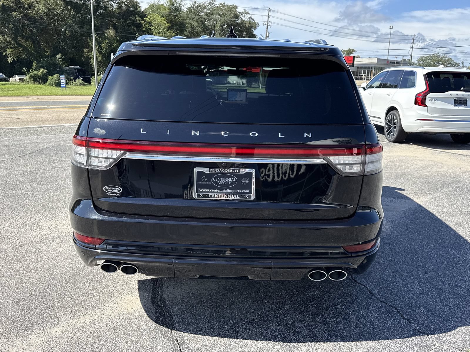 Used 2023 Lincoln Aviator Grand Touring w/ Elements Package Plus AWD/4WD image 4
