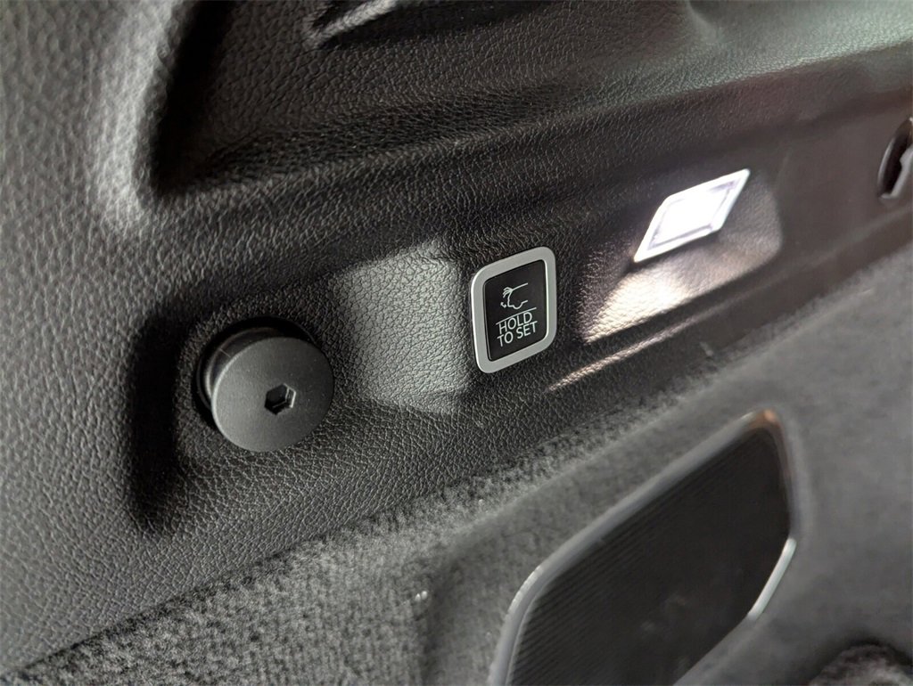 Certified 2024 Jeep Grand Cherokee L Summit w/ High Altitude Package image 21