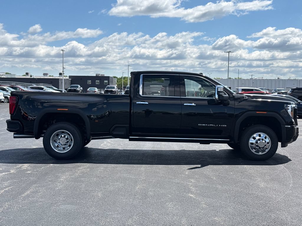 New 2026 GMC Sierra 3500 Denali Ultimate AWD/4WD image 10