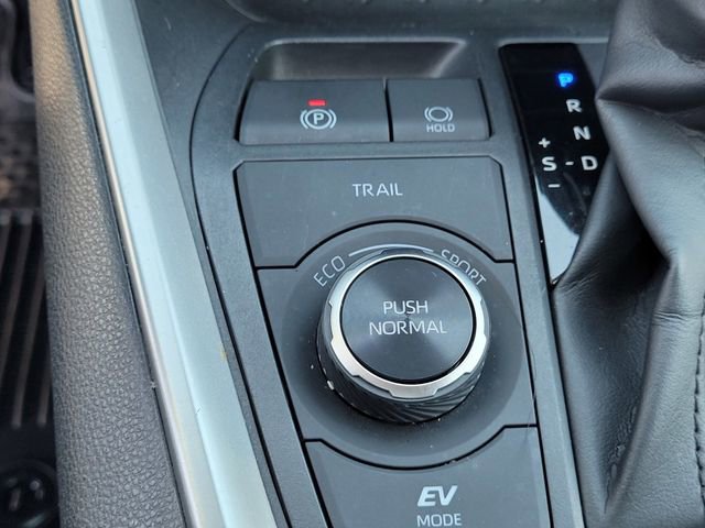 Used 2024 Toyota RAV4 LE image 22