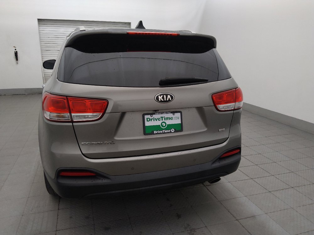 Used 2018 Kia Sorento FWD image 6