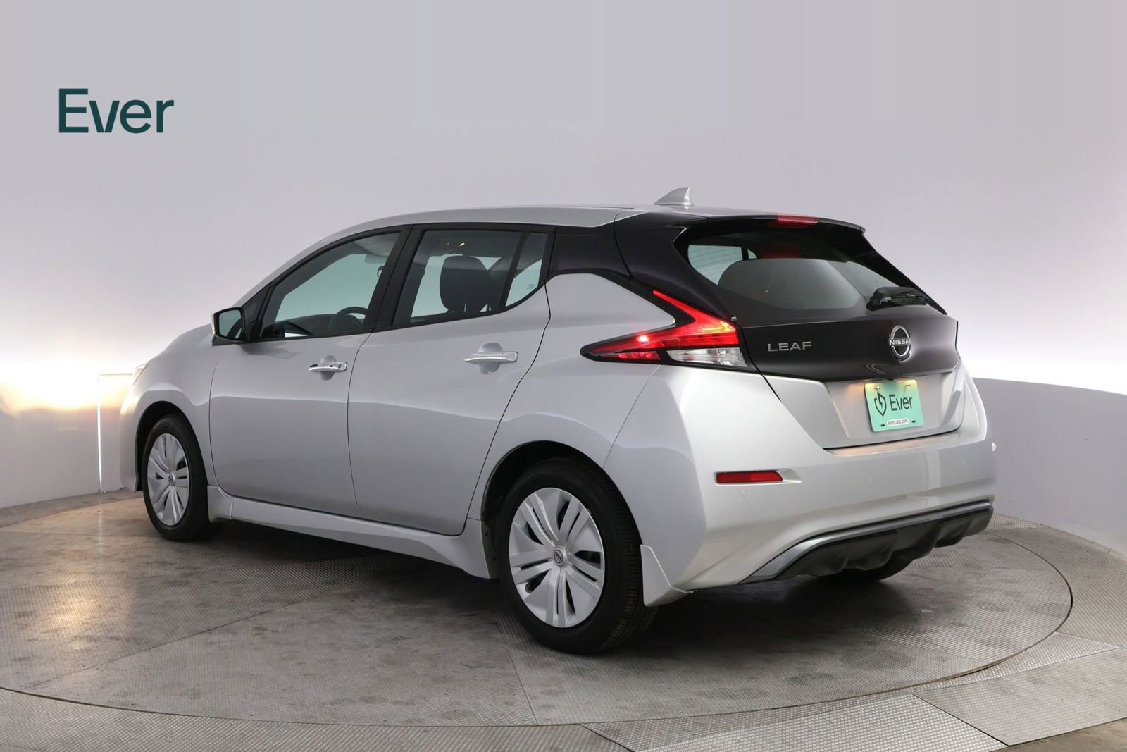 Used 2025 Nissan Leaf S FWD image 17