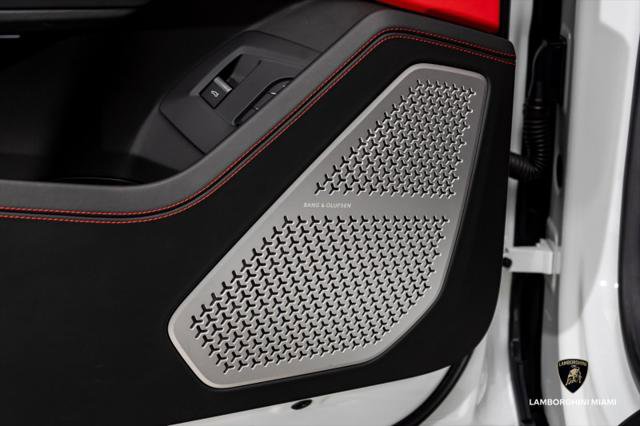 Used 2022 Lamborghini Urus image 24