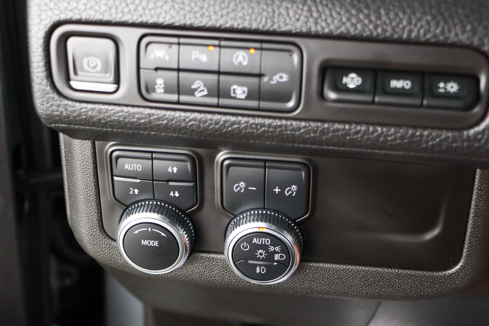 Used 2022 GMC Yukon Denali AWD/4WD image 23