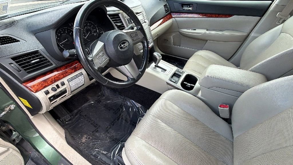 Used 2011 Subaru Outback 3.6R Limited w/ Popular Equipment Group 1B image 10
