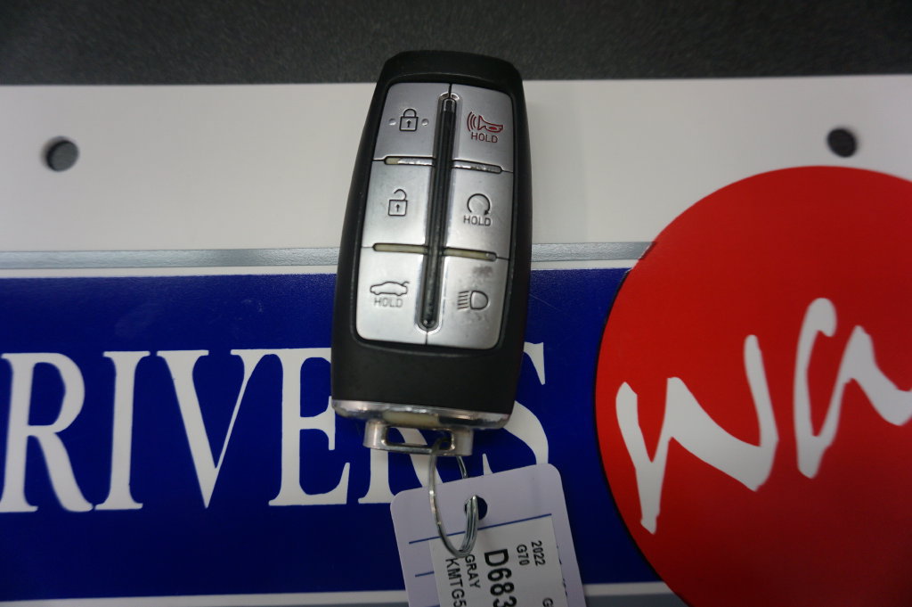 Used 2022 Genesis G70 3.3T RWD image 18