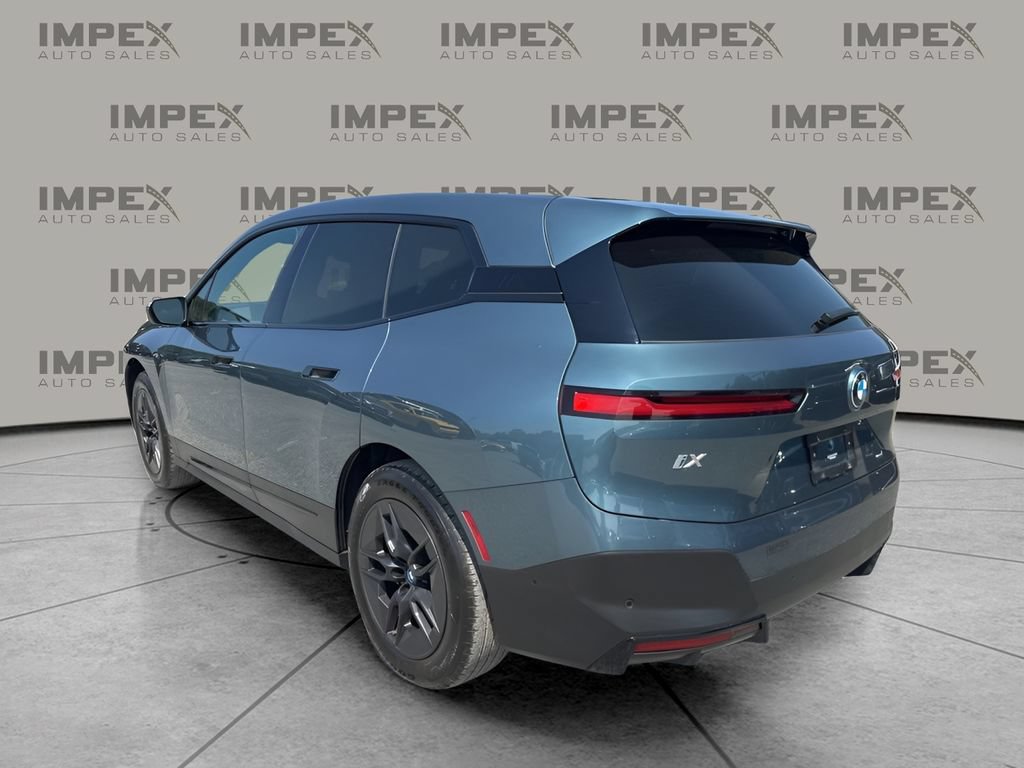 Used 2023 BMW iX xDrive50 w/ Convenience Package AWD/4WD image 3