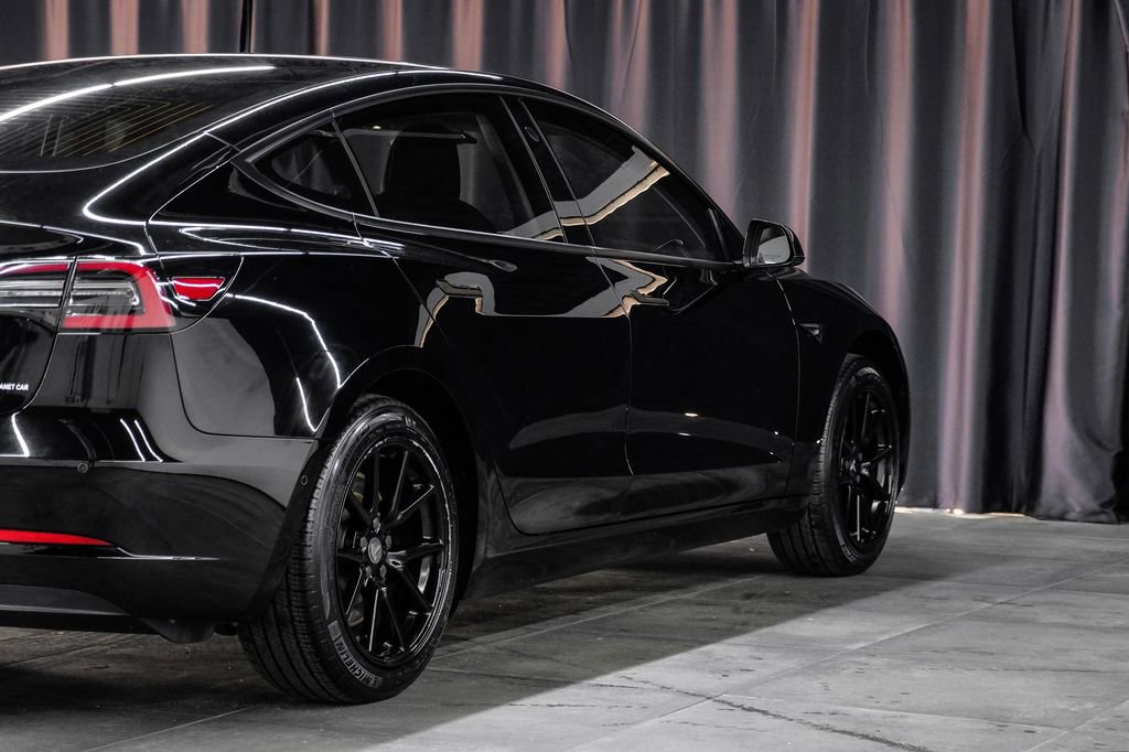 Used 2018 Tesla Model 3 Long Range image 13