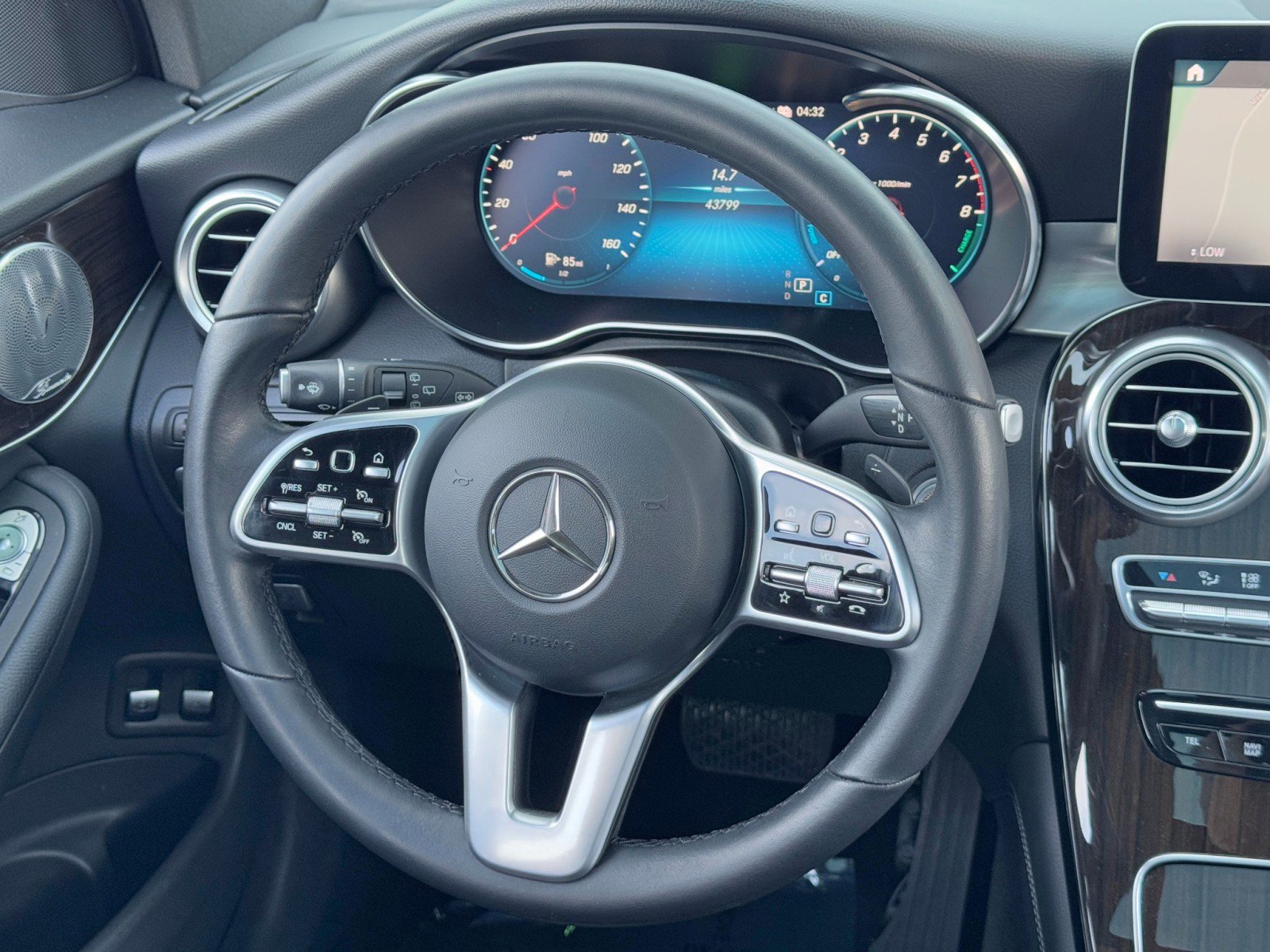 Used 2020 Mercedes-Benz GLC 350e 4MATIC image 21