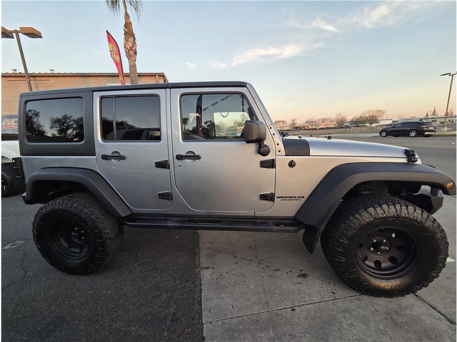 Used 2013 Jeep Wrangler Unlimited Sport w/ PWR Convenience Group AWD/4WD image 4