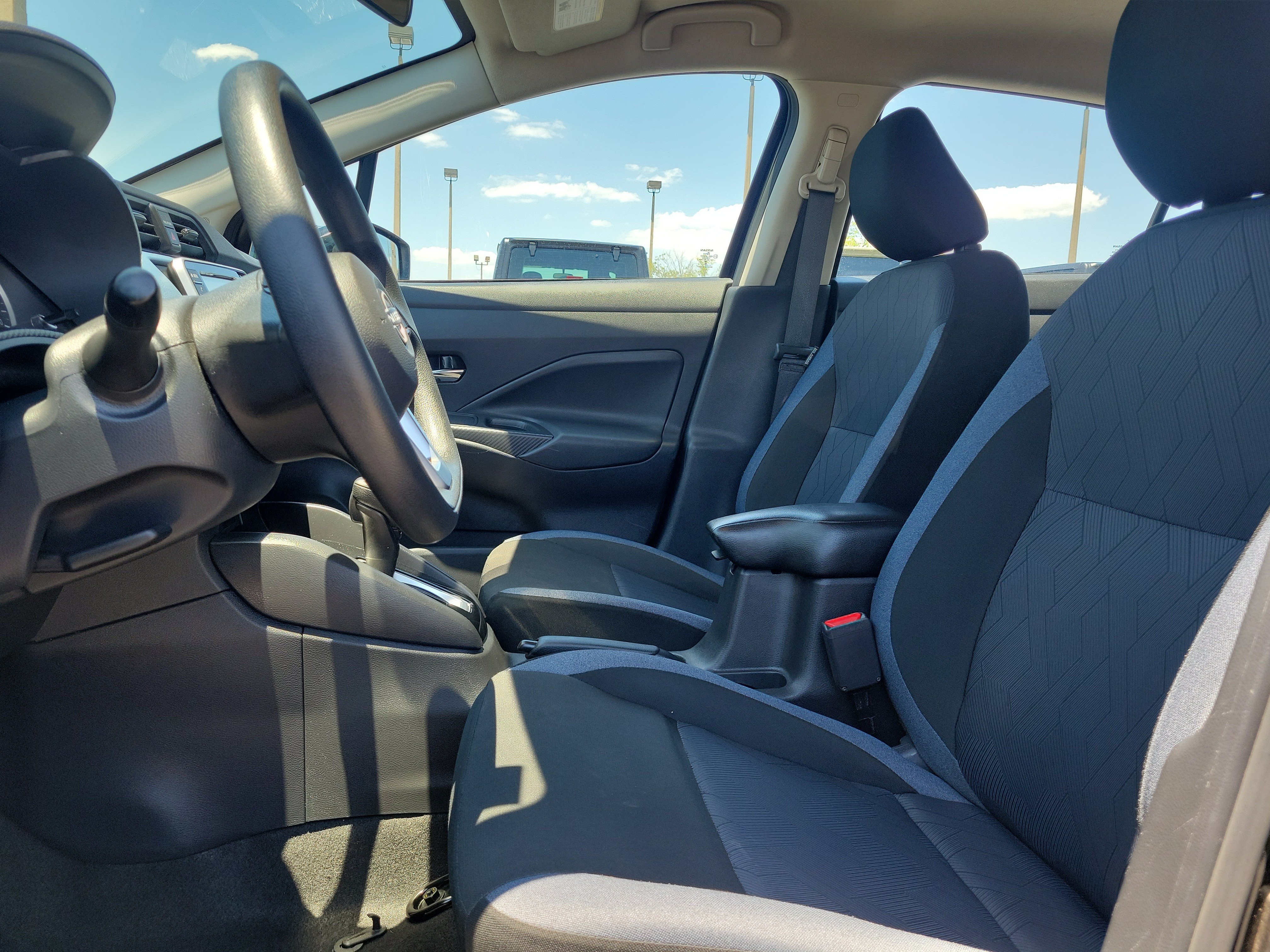 Used 2025 Nissan Versa SV FWD image 14