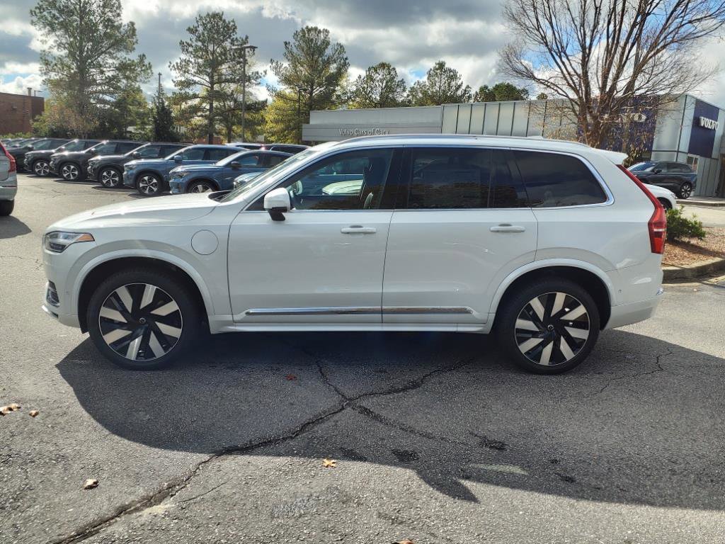 New 2025 Volvo XC90 T8 Plus w/ Protection Package Premier image 8