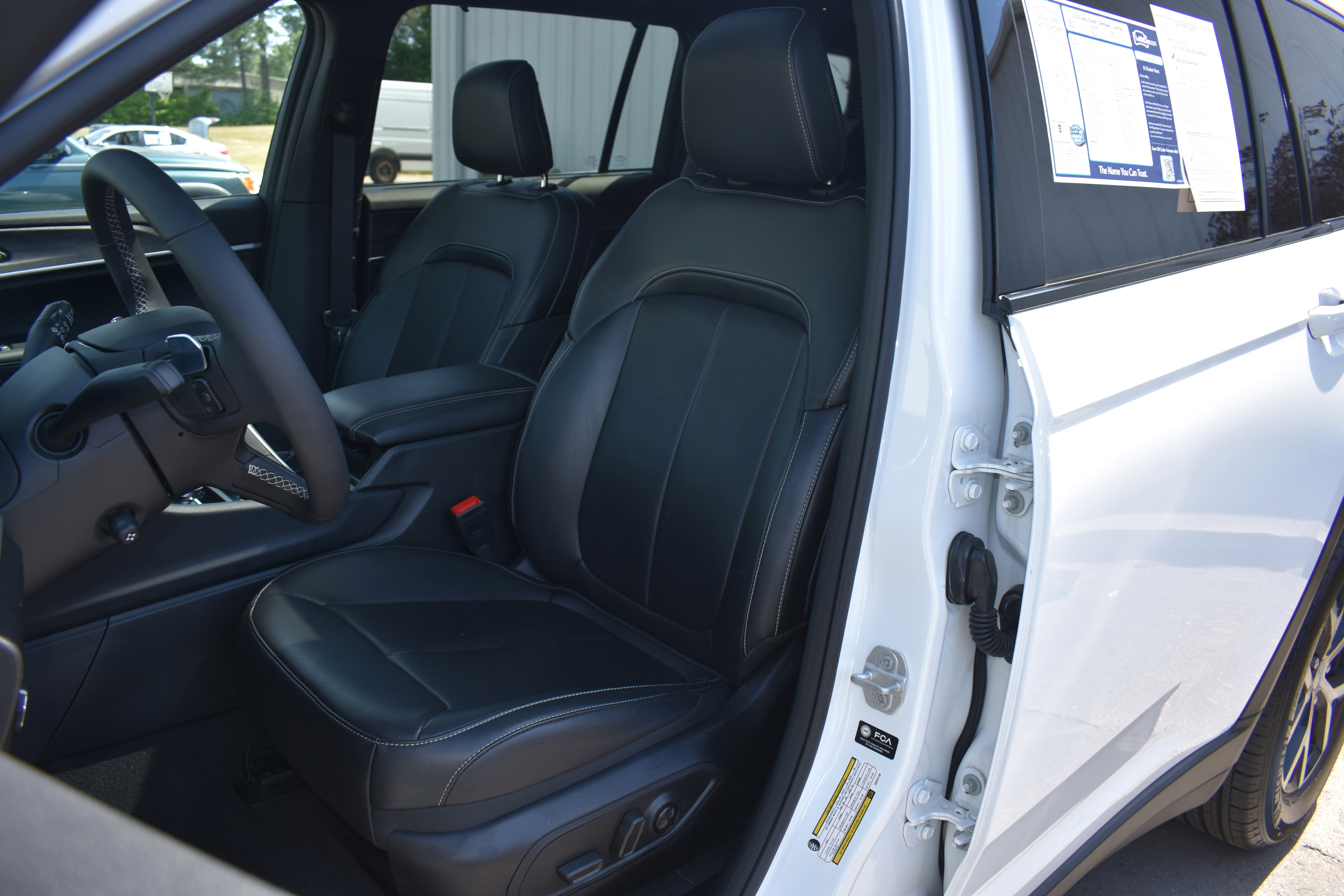 Used 2025 Jeep Grand Cherokee L Limited w/ Luxury Tech Group II AWD/4WD image 26
