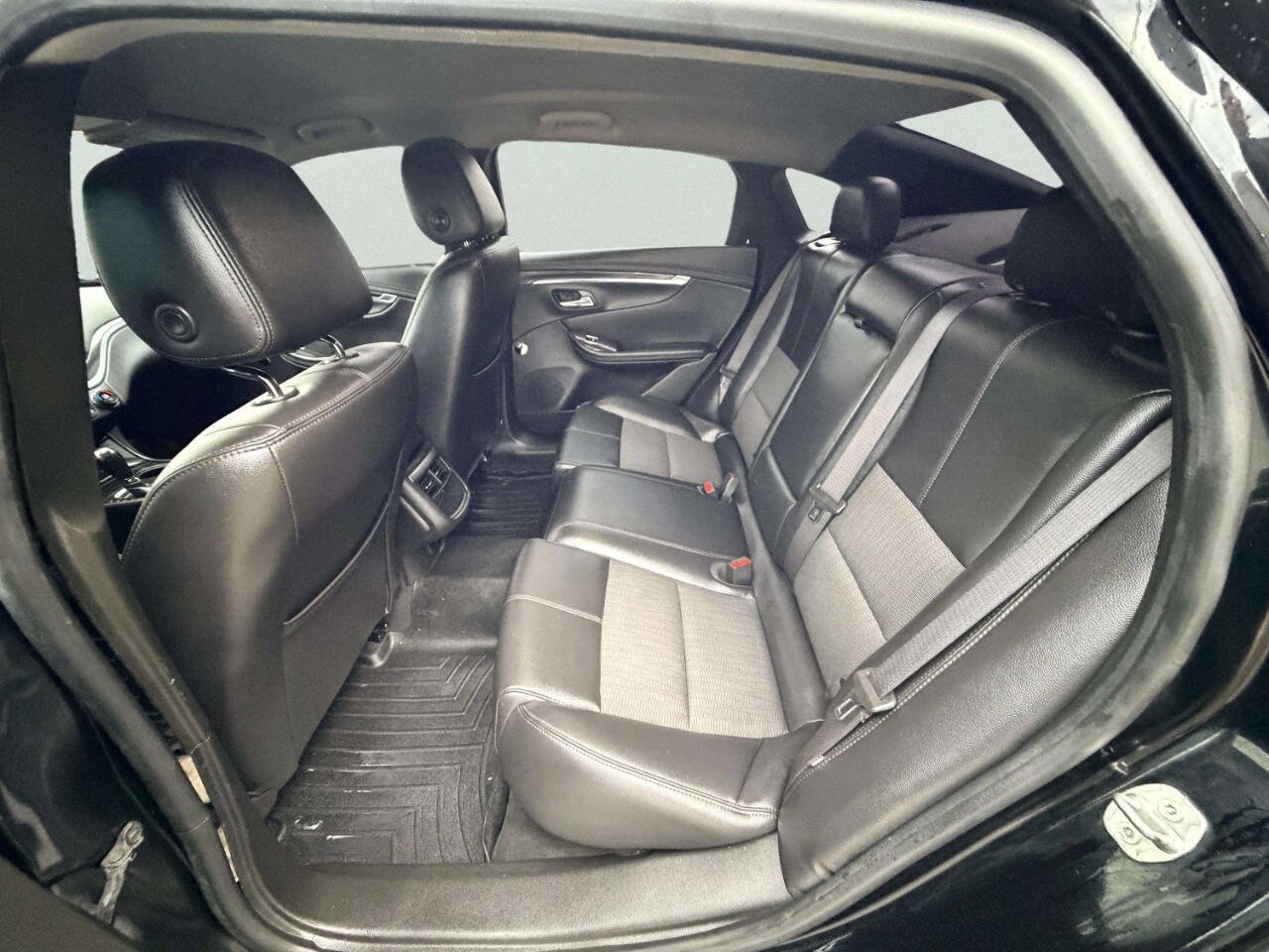 Used 2019 Chevrolet Impala LT FWD image 22