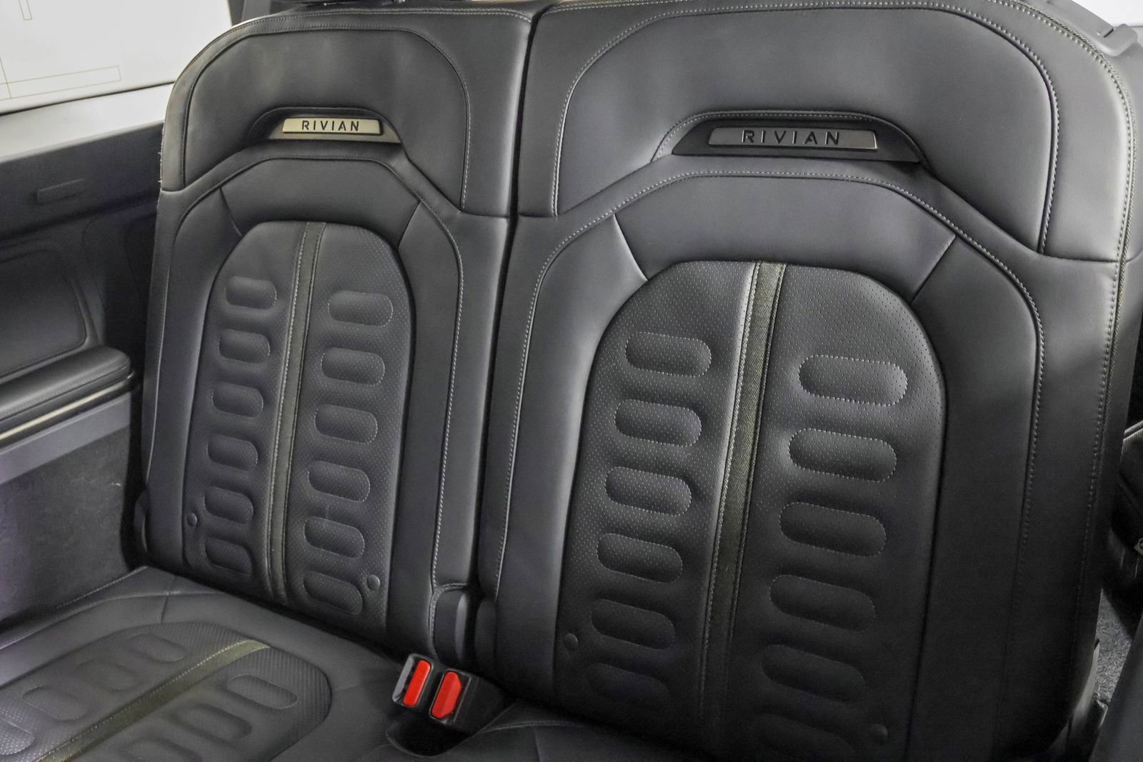 Used 2022 Rivian R1S Launch Edition AWD/4WD image 37
