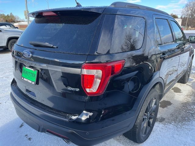 Used 2018 Ford Explorer XLT w/ Equipment Group 202A image 3
