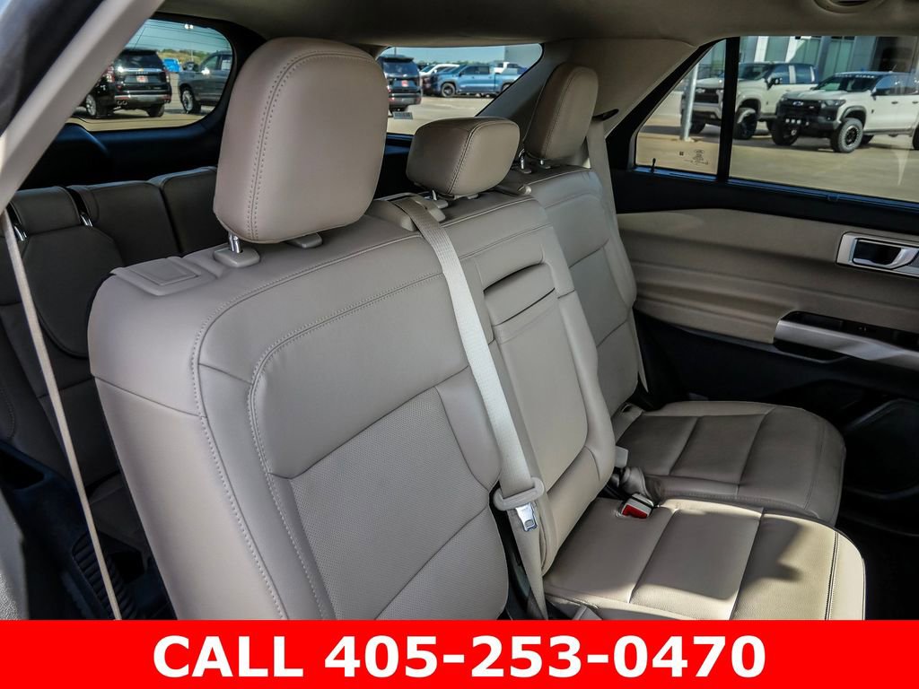 Used 2023 Ford Explorer Limited AWD/4WD image 22
