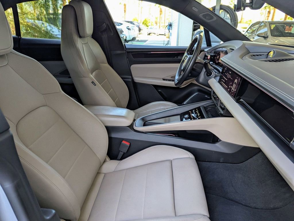 Used 2024 Porsche Macan 4 Electric image 22