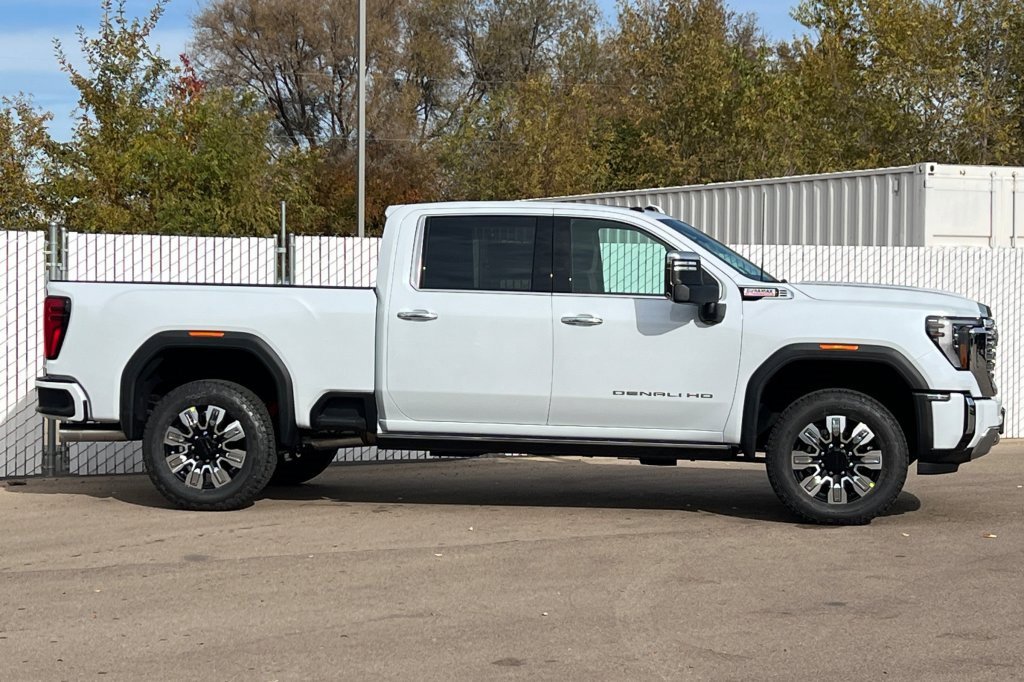 New 2026 GMC Sierra 2500 Denali w/ Denali Reserve Package image 3