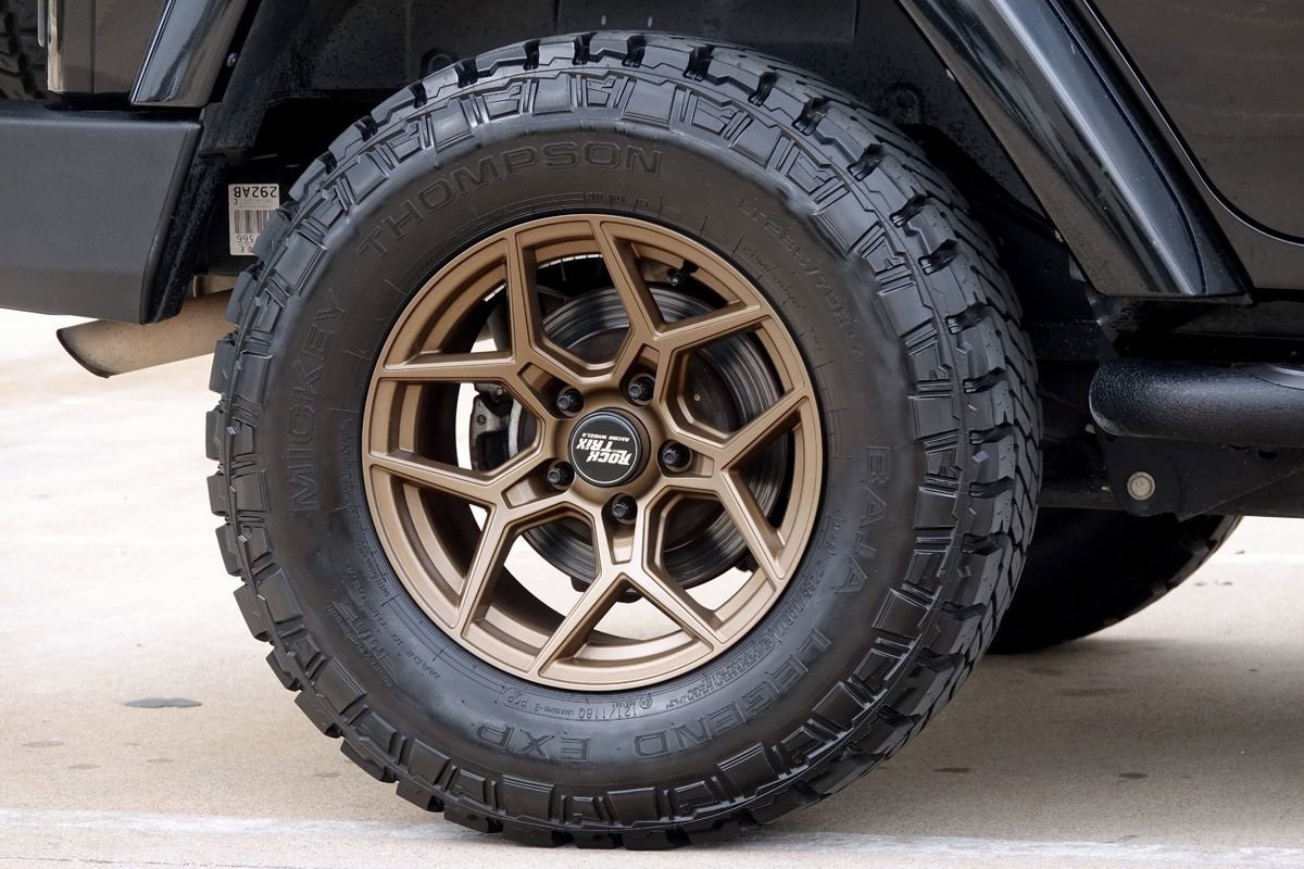 Used 2013 Jeep Wrangler Unlimited Rubicon w/ Connectivity Group image 28