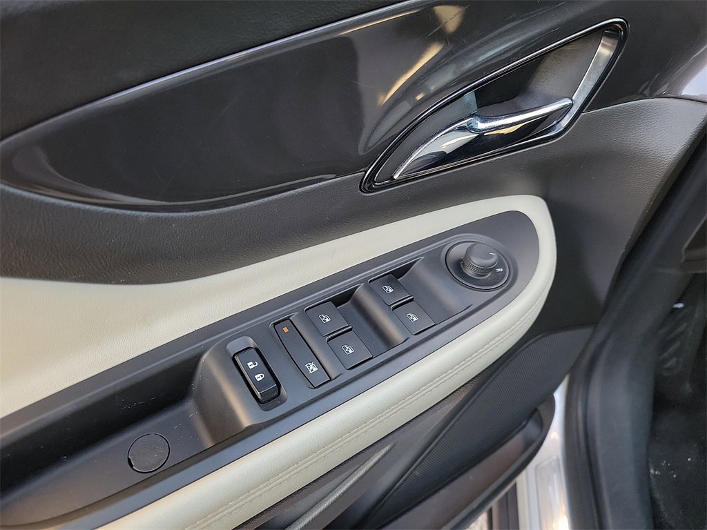 Used 2020 Buick Encore Preferred image 18