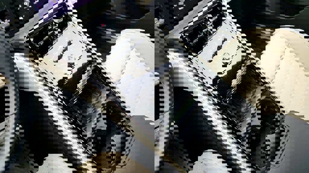 Used 2024 Porsche Panamera image 17